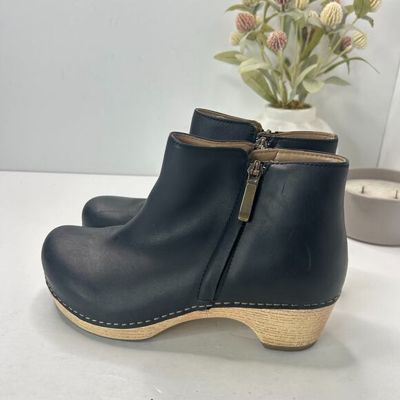 Dansko Lizanne Leather Boot Black Side Zip Round Toe Women's 6.5/EU 37 NWOB - Picture 3 of 9